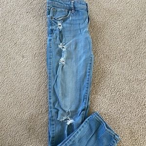Abercrombie Woman’s Jeans, Stretch, Distressed Look, Size 6